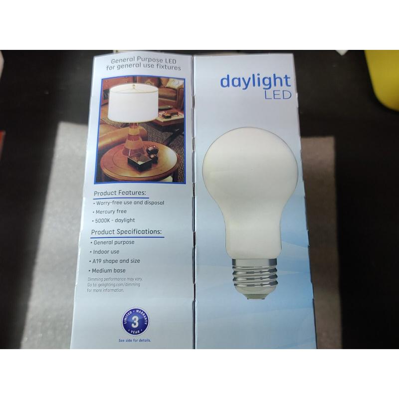 Case of 16 GE Bulb Daylight 5000K LED A19 Med Base 40W / 5W 450 Lumen Dimmable