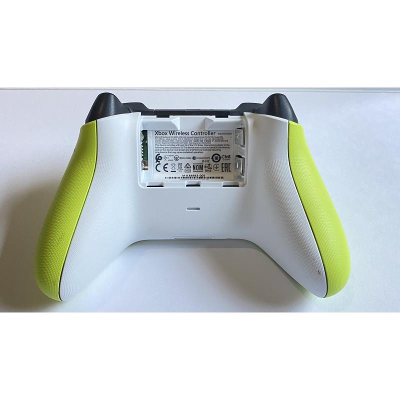 Microsoft Xbox One Series X S Wireless Controller Model 1914